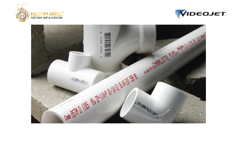 may in phun date in tren ong nhua PVC