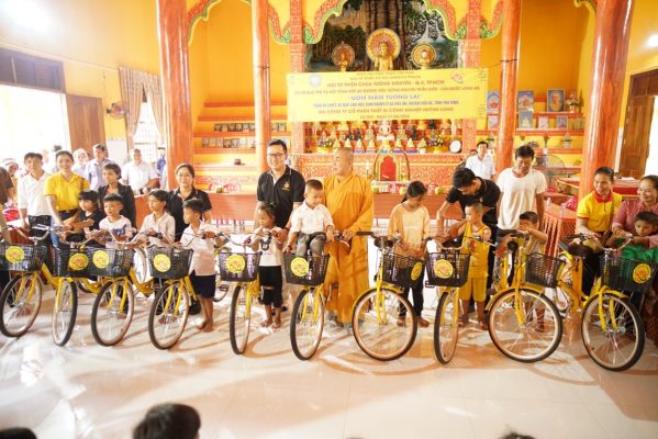 huynh long trao xe dap 02