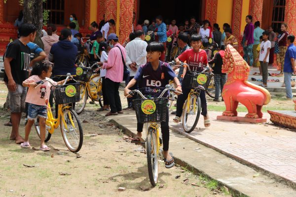 huynh long trao xe dap 09