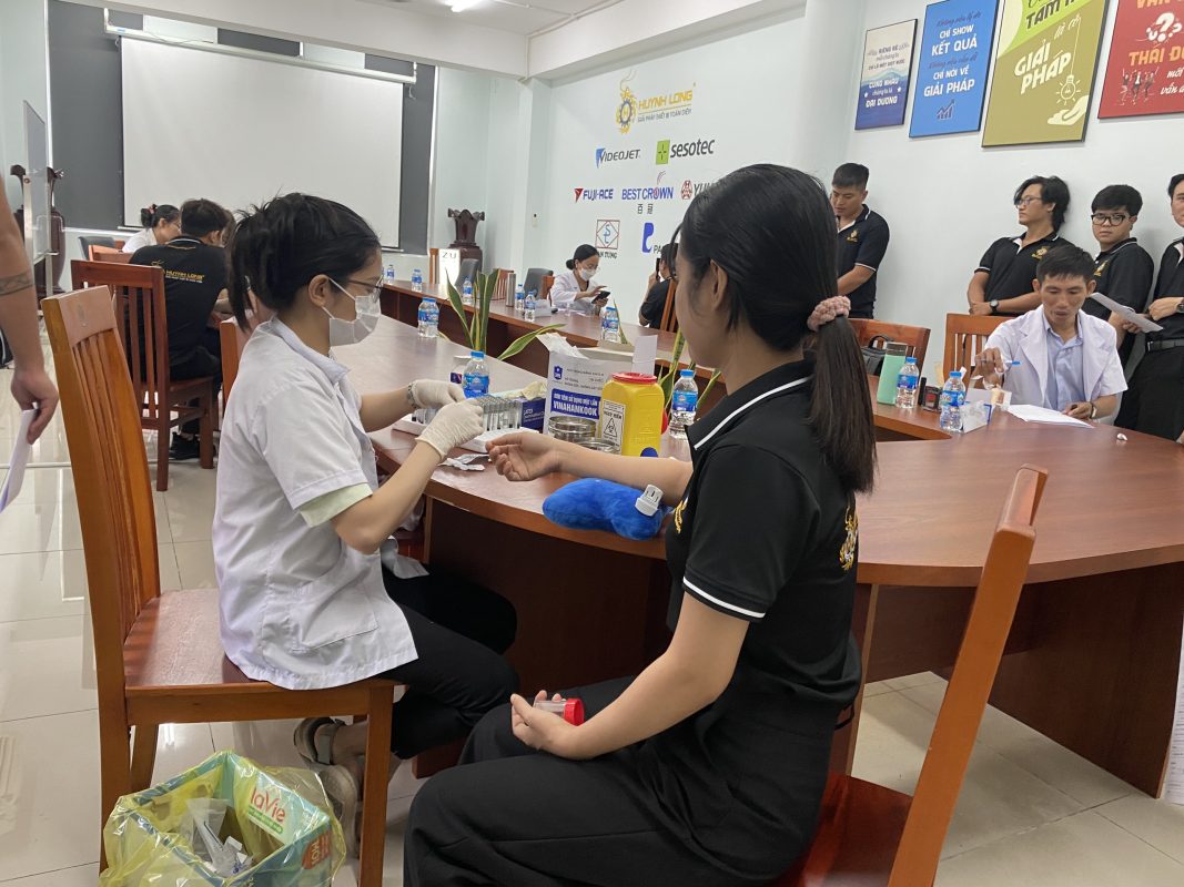 Khám sức khỏe định kỳ 2024 công ty Huỳnh Long Hình 8
