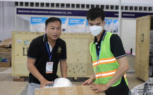 Huỳnh Long thi công gian hàng trước triển lãm VietFish 2024 - Hình 5