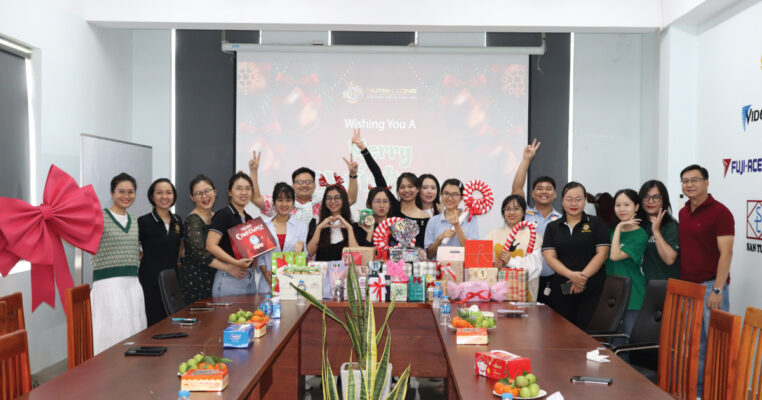 Giáng sinh 2024 công ty Huỳnh Long