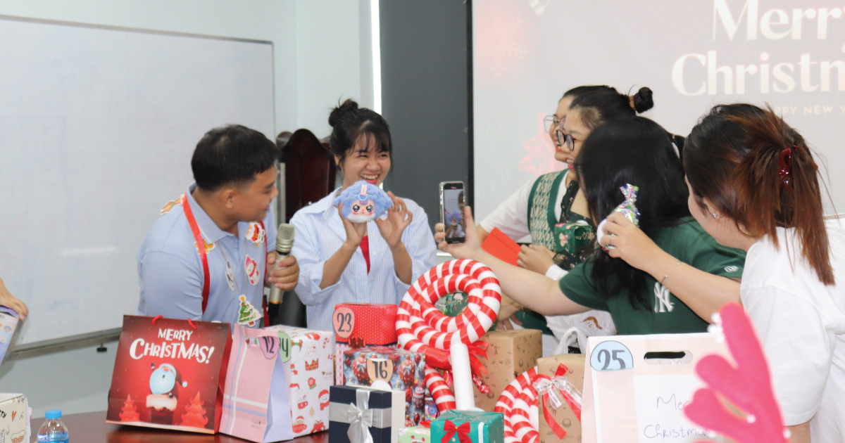 Giáng sinh 2024 công ty Huỳnh Long