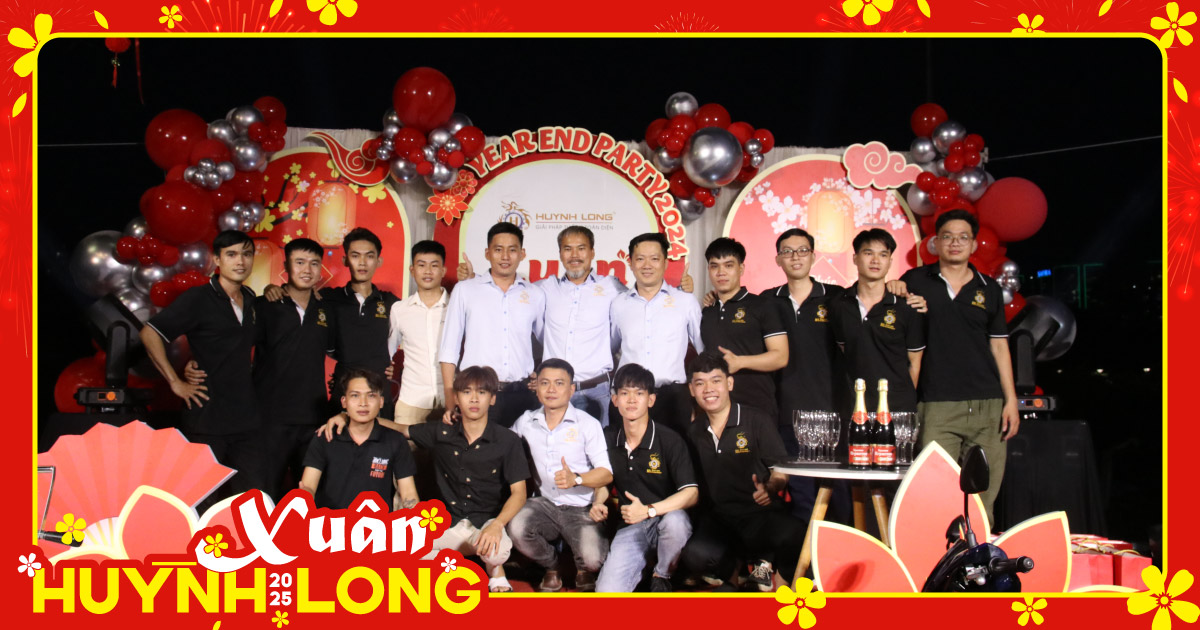 Chụp hình cùng Tổng Giám Đốc
