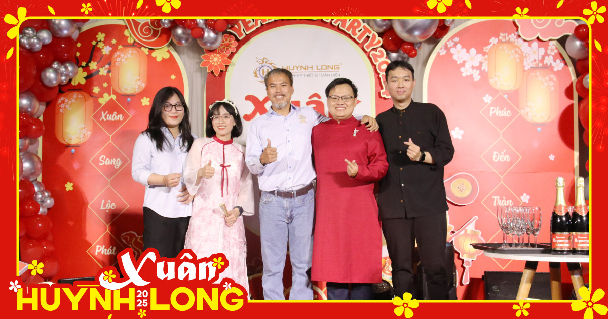 Chụp hình cùng Tổng Giám Đốc