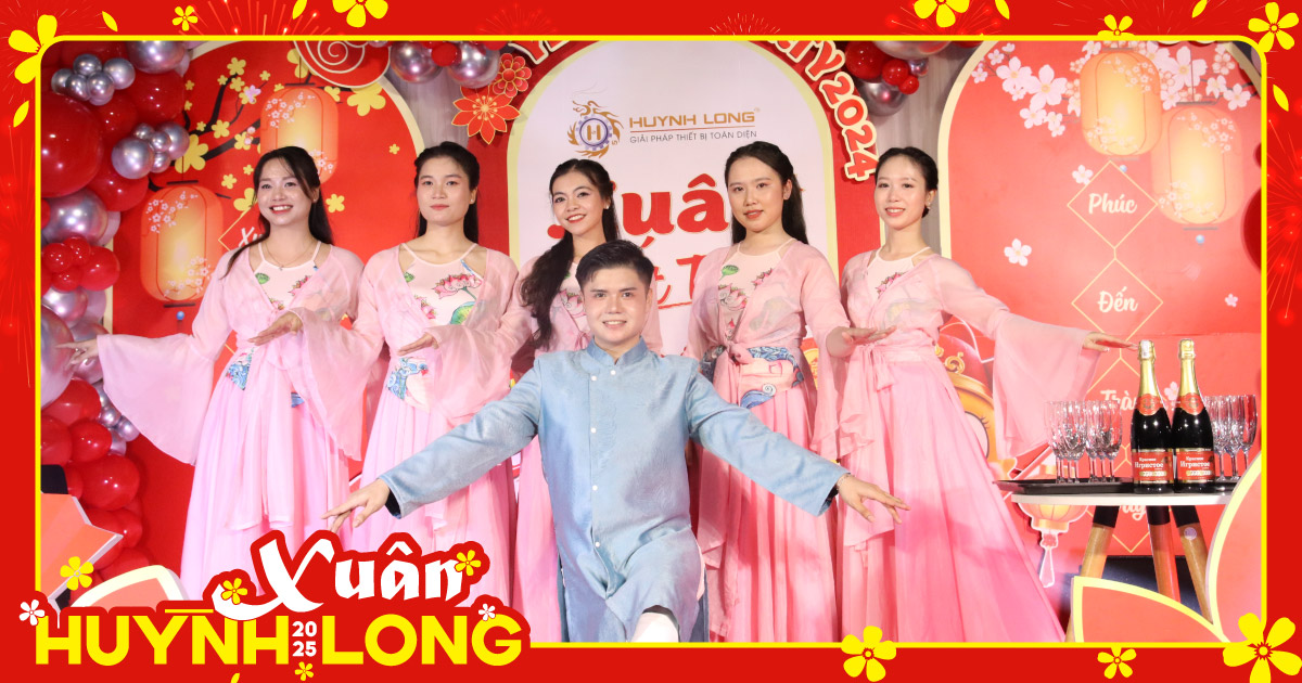 Nhóm múa Huỳnh Long