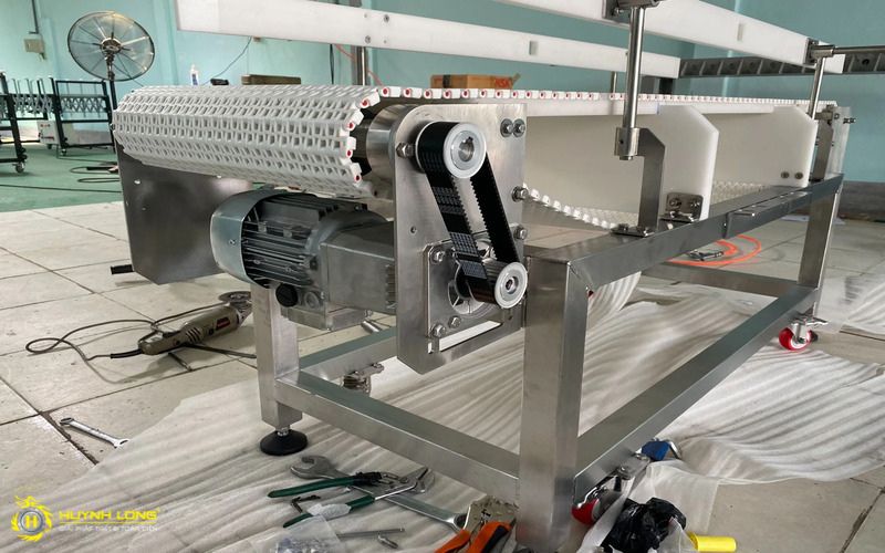 Hướng dẫn sử dụng máy dò kim loại băng tải Sesotec 3 Máy dò kim loại băng tải Sesotec được ứng dụng trong ngành tái chế và nhựa nhằm để phát hiện các tạp chất trong nguyên liệu đầu vào