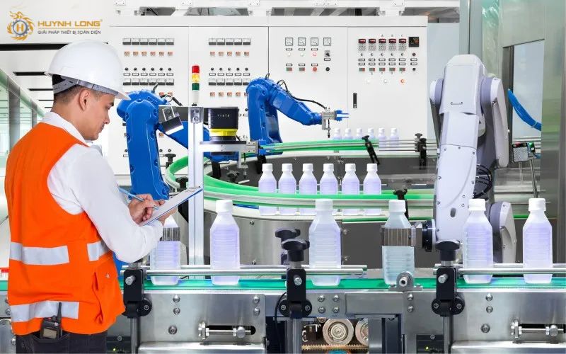 Quy trình bảo trì dây chuyền chiết rót gồm có những gì 2 Bảo trì dây chuyền chiết rót đóng vai trò then chốt trong việc đảm bảo hoạt động sản xuất liên tục, ổn định và an toàn