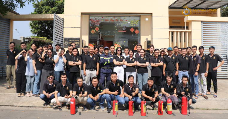 Huỳnh Long tổ chức tập huấn PCCC giúp nâng cao kỹ năng ứng phó với sự cố cháy nổ của nhân viên.
